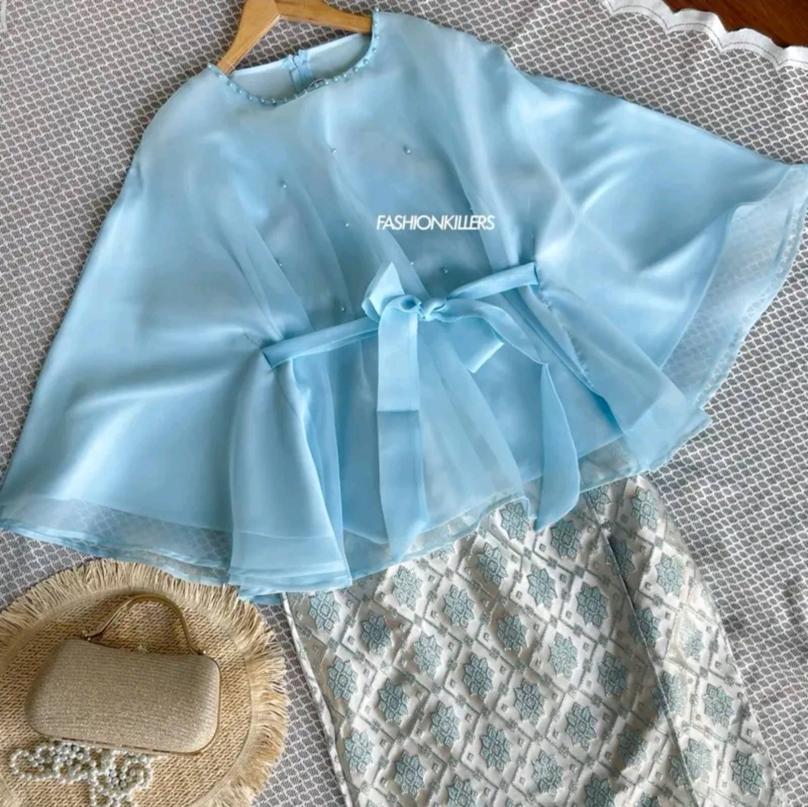 Organza blouse and batik 
