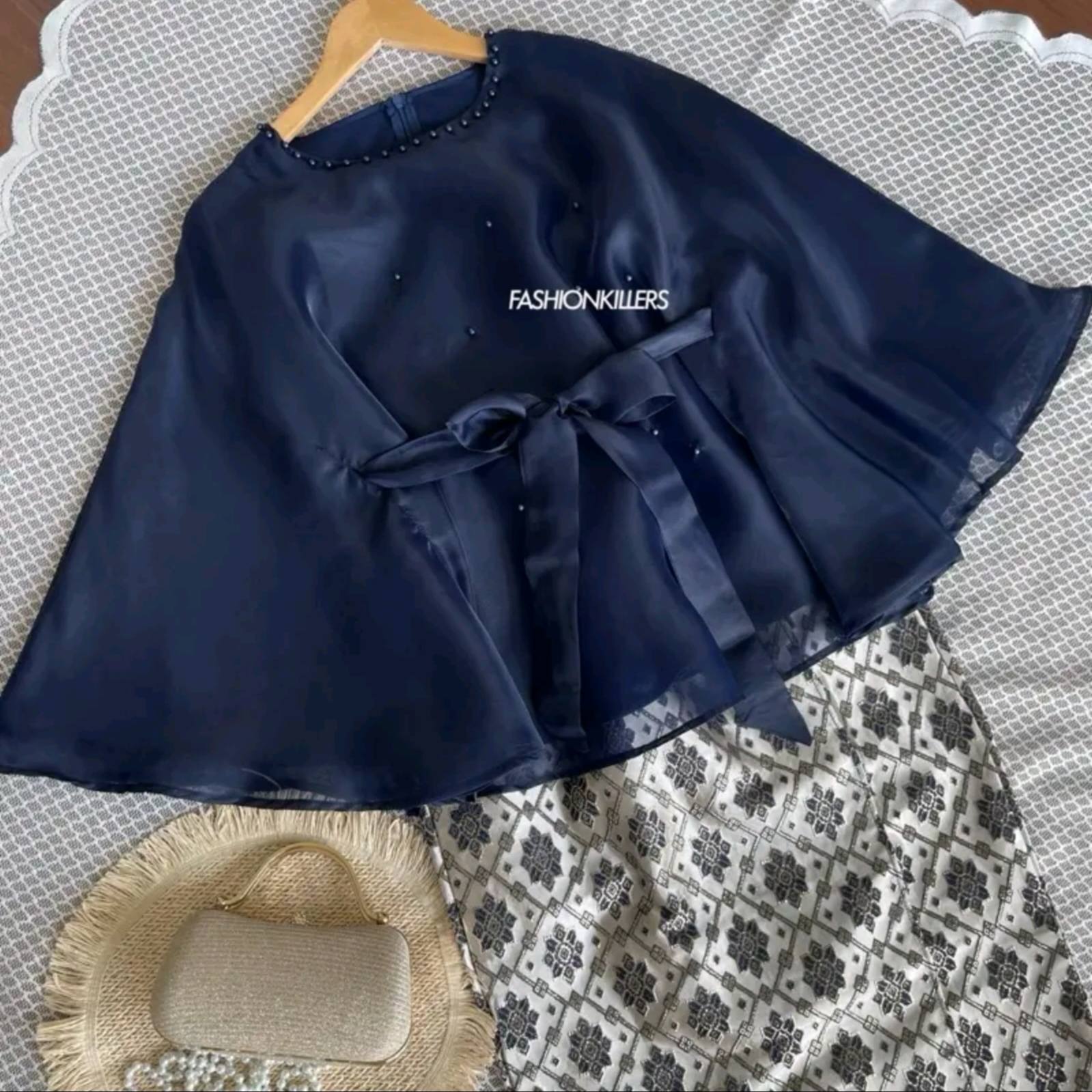 Organza blouse and batik 