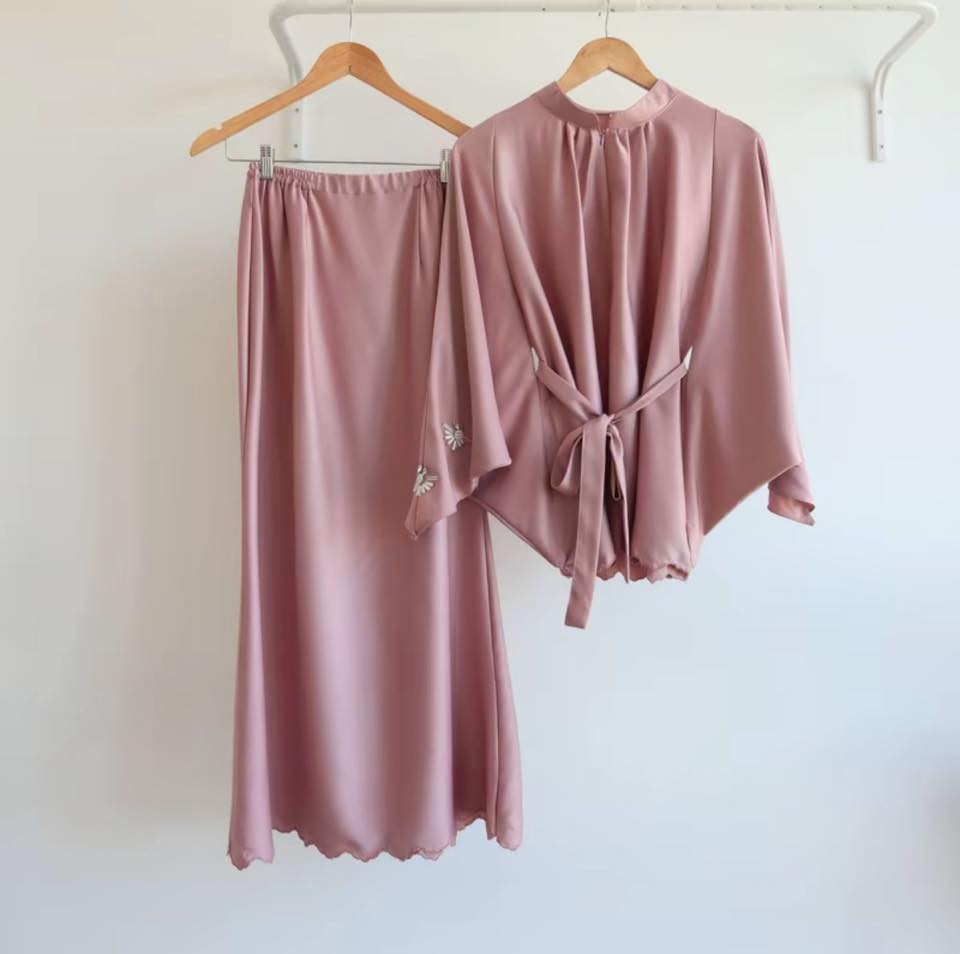 Satin one set